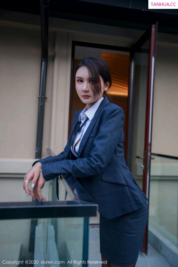 SOLO-尹菲  [XIUREN]高清写真图 2020.07.09 No.2309 Emily顾奈奈第7张图片